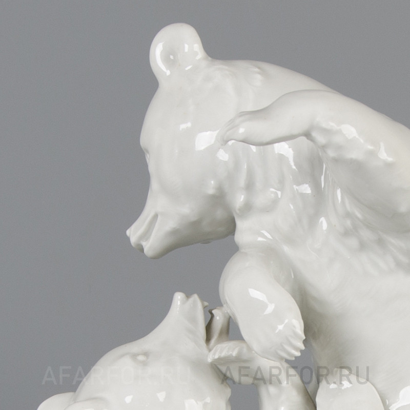 Фарфоровая статуэтка «Играющие медвежата» Meissen Германия