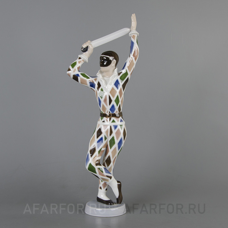 Датская фарфоровая статуэтка Бинг и Грондаль (арт.: 1987-2). Винтажная фигура арлекина дополнит коллекцию и порадует ценителей.
