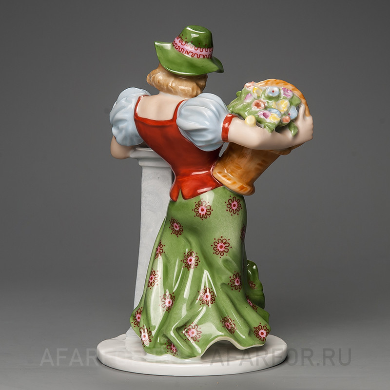 Фарфоровая статуэтка "Девушка с корзиной цветов" Rosenthal Германия