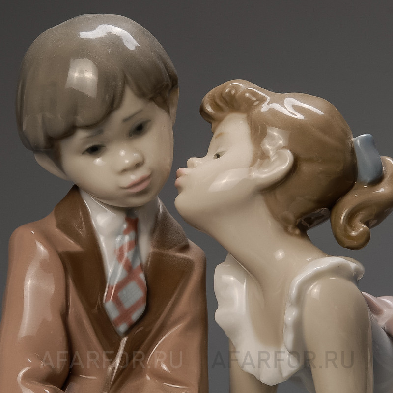 Фарфоровая статуэтка "Нам уже 10" Lladro Испания