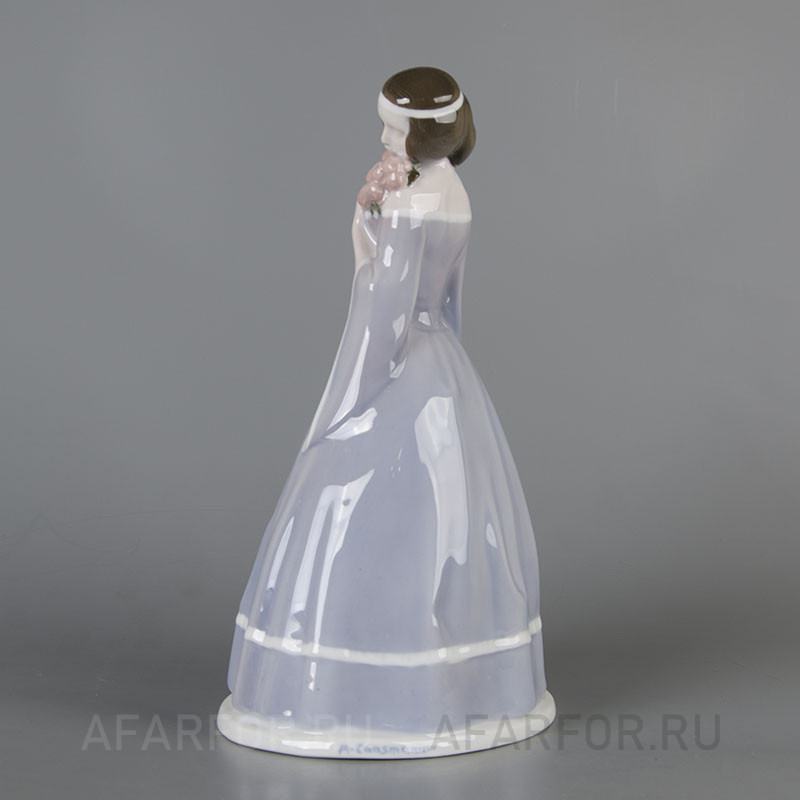 Фарфоровая статуэтка "Девушка с букетом цветов" Rosenthal Германия