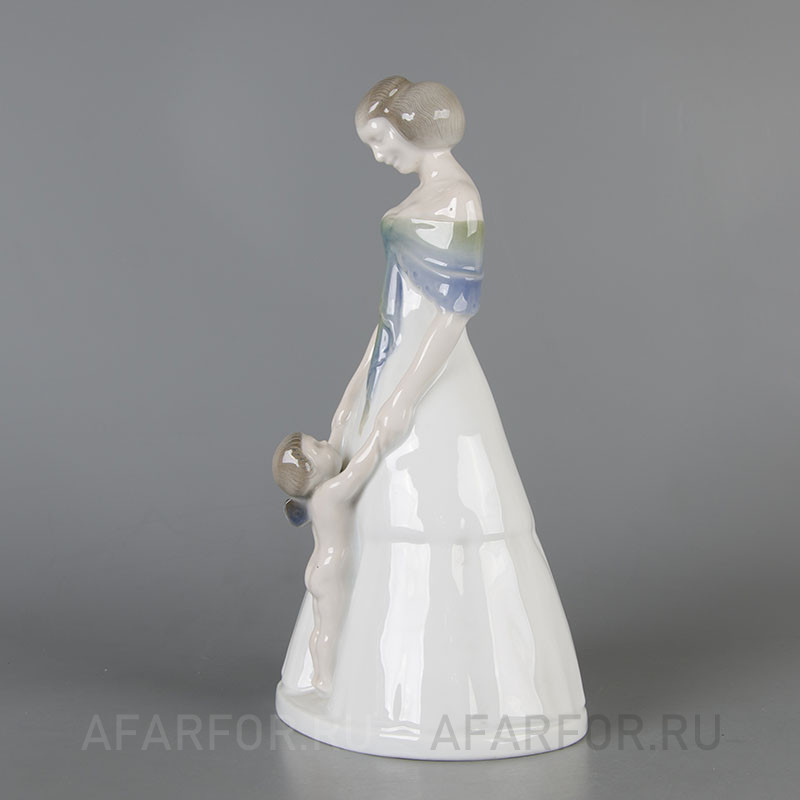 Фарфоровая статуэтка "Девушка c ребёнком" Rosenthal Германия