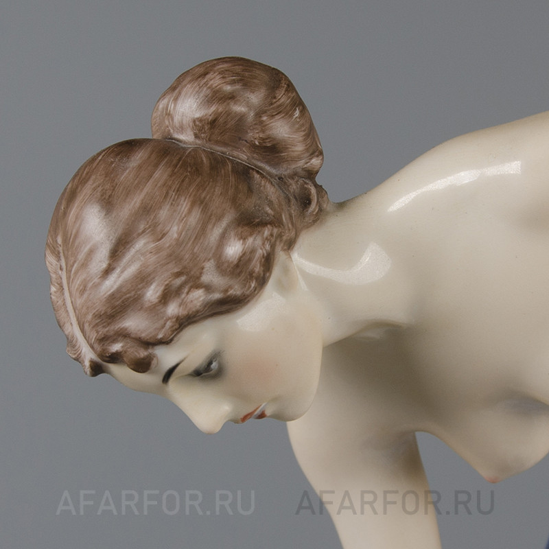 Фарфоровая статуэтка «Обнажённая на шаре» Rosenthal Германия