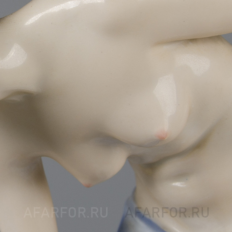 Фарфоровая статуэтка «Обнажённая на шаре» Rosenthal Германия