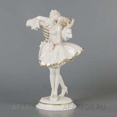 Винтажная белая статуэтка из фарфора «Поцелуй» Hutschenreuther Германия (арт. 1884-2), покупай антиквариат в Москве.