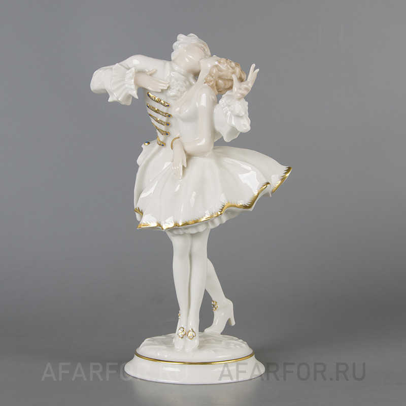 Винтажная белая статуэтка из фарфора «Поцелуй» Hutschenreuther Германия (арт. 1884-2), покупай антиквариат в Москве.