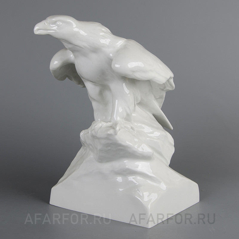 Фарфоровая статуэтка "Орёл на вершине скалы" Meissen Германия