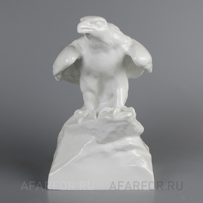 Фарфоровая статуэтка "Орёл на вершине скалы" Meissen Германия