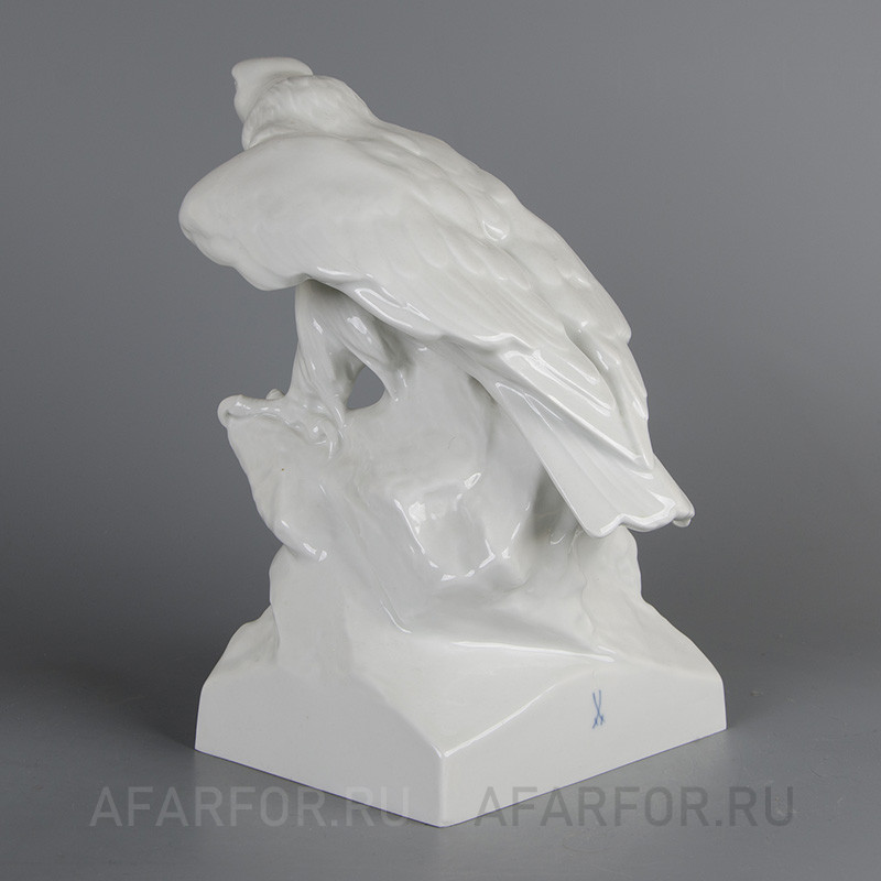 Фарфоровая статуэтка "Орёл на вершине скалы" Meissen Германия