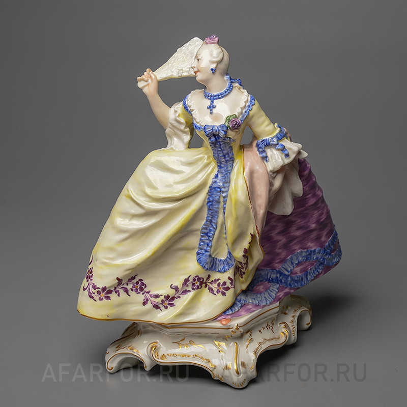 Фарфоровая статуэтка "Дама с веером" Nymphenburg Германия