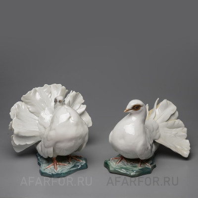 Две антикварные белые статуэтки из фарфора «Два голубя» Rosenthal, Германия, 1956—1970 гг. (арт. 1506-3).