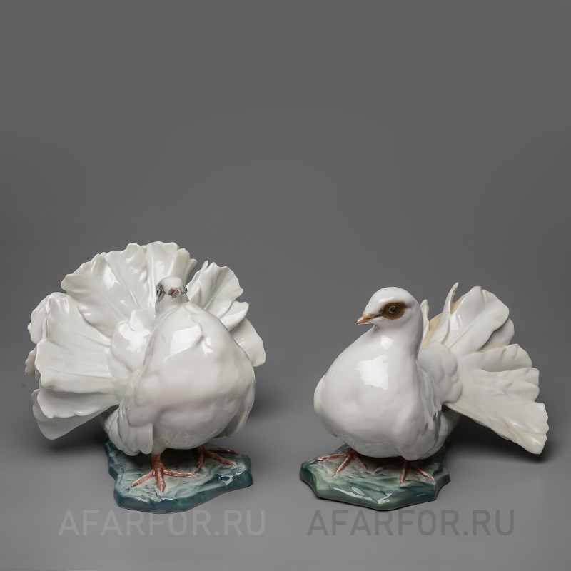 Две антикварные белые статуэтки из фарфора «Два голубя» Rosenthal, Германия, 1956—1970 гг. (арт. 1506-3).
