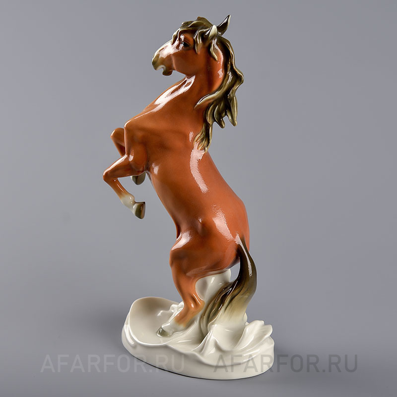 Фарфоровая статуэтка «Жеребёнок на дыбах» Karl Ens Германия