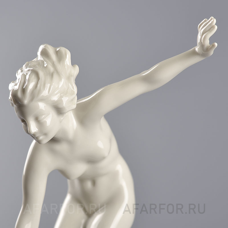 Фарфоровая статуэтка «Девушка с шаром» Hutschenreuther Германия
