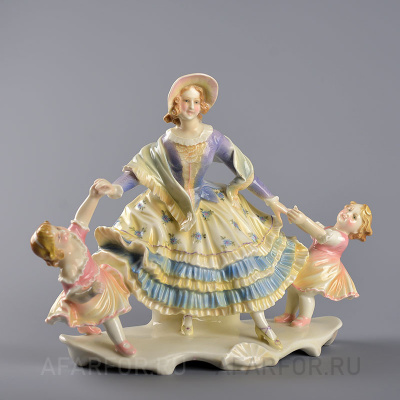 Винтажная статуэтка из фарфора «Мама и Дети» Karl Ens Германия (арт. 1773-3), для подарка женщине.