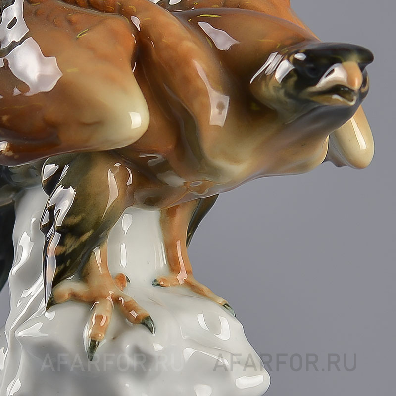 Фарфоровая статуэтка «Орёл на вершите скалы» Karl Ens Германия