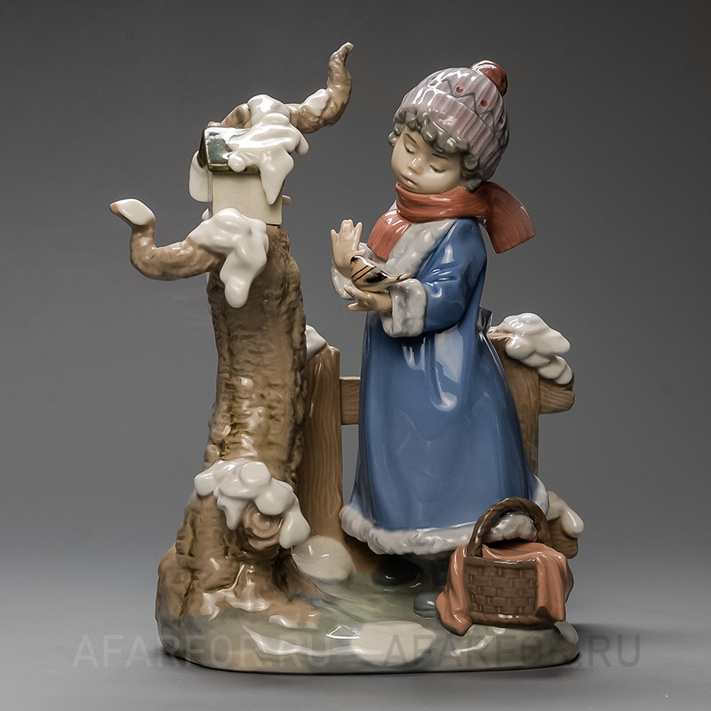 Антикварная фарфоровая статуэтка «Зимние морозы» Lladro Испания (арт. 782-4), редкий экземпляр для коллекции.
