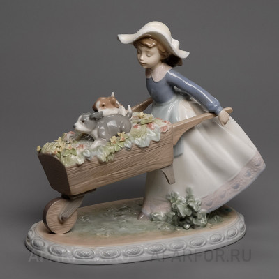 Коллекционная фарфоровая статуэтка «Вези нас быстрее» Lladro Испания (арт. 838-4), фарфор европейского уровня.