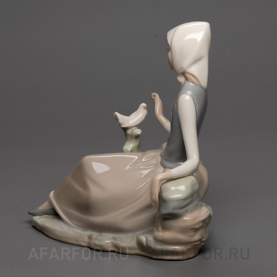 Фарфоровая статуэтка "Пастушка с голубем" Lladro Испания (фото №26936)