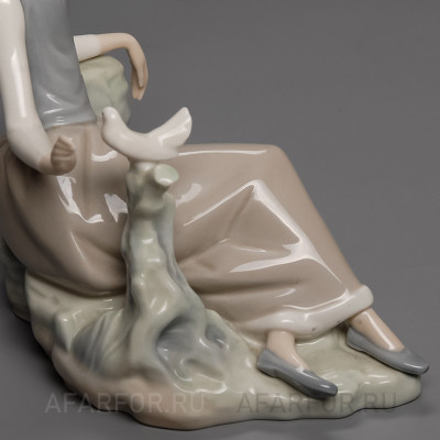 Фарфоровая статуэтка "Пастушка с голубем" Lladro Испания (фото №26943)