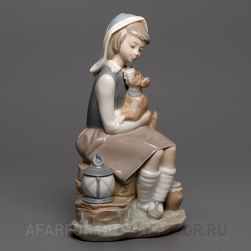 Фарфоровая статуэтка "Девочка со щенком" Lladro Испания