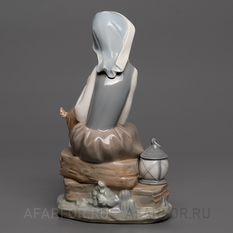 Фарфоровая статуэтка "Девочка со щенком" Lladro Испания