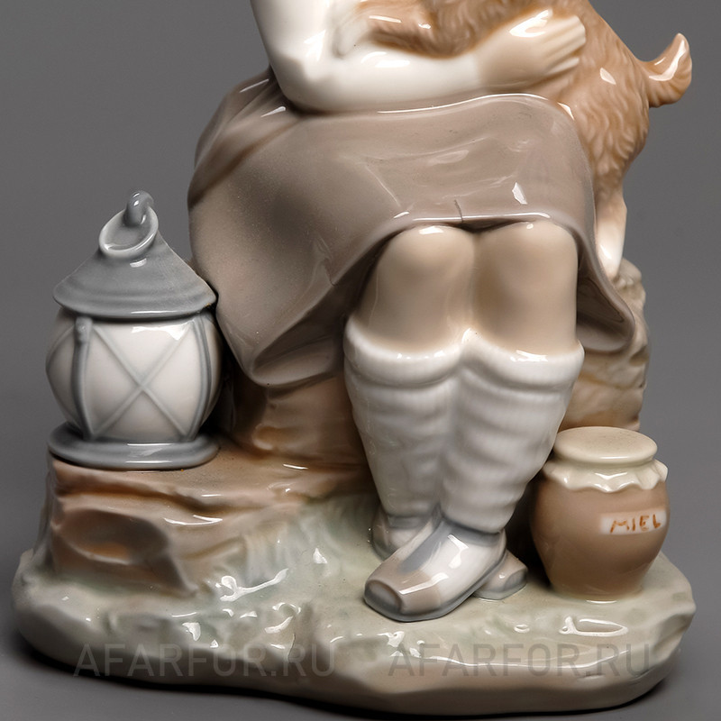 Фарфоровая статуэтка "Девочка со щенком" Lladro Испания