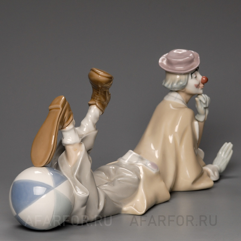 Фарфоровая статуэтка "Клоун с мячом" Lladro Испания