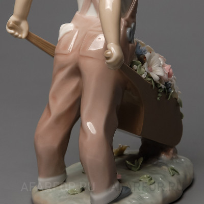 Фарфоровая статуэтка "Тачка с цветами" Lladro Испания (фото №32286)