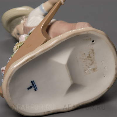 Фарфоровая статуэтка "Тачка с цветами" Lladro Испания (фото №32288)