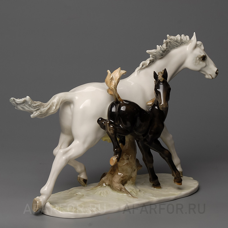 Фарфоровая статуэтка "Лошадь и жеребёнок" Rosenthal Германия