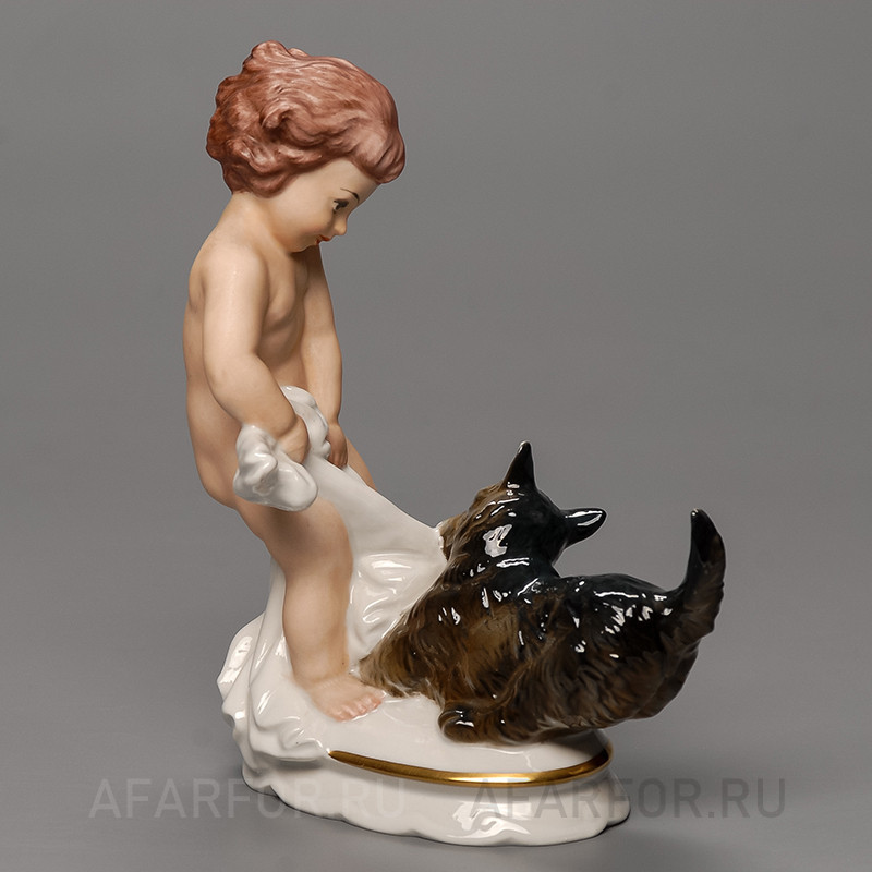 Статуэтка из фарфора "Отдай. Мальчик с собакой" Rosenthal Германия. Старинный шедевр для истинных ценителей антиквариата.