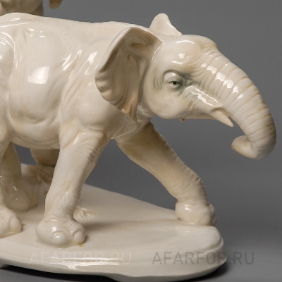 Фарфоровая статуэтка "Слониха и Слонёнок" Karl Ens Германия (фото №33952)