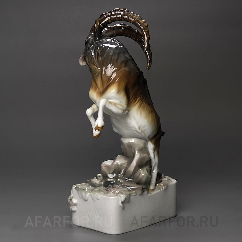 Фарфоровая статуэтка "Горный козёл и ящерица" Karl Ens Германия