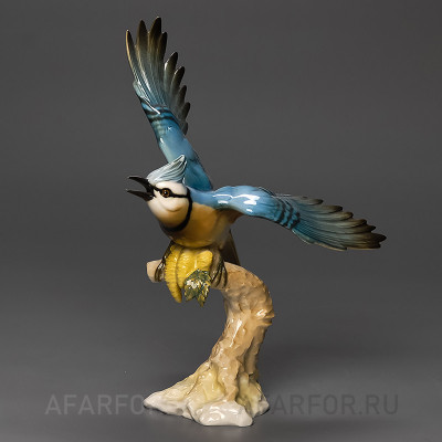 Антикварная статуэтка «Летящая голубая сойка» Hutschenreuther (арт. 1226-3) — фарфор, 23×18 см, Германия, 1955—1968 гг.