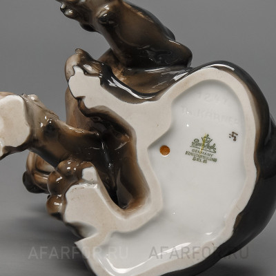 Фарфоровая статуэтка "Щенок таксы сидит" Rosenthal Германия