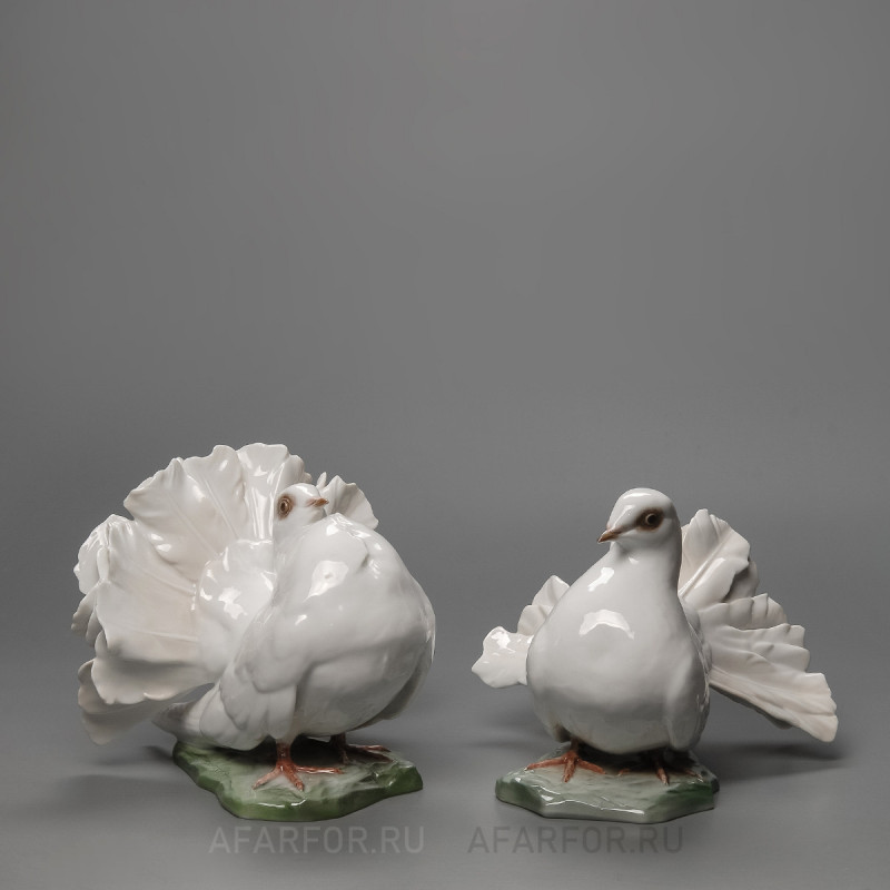 Две белые статуэтки «Два голубя» Rosenthal (арт. 1272-3) — фарфор, 14/15×16/19 см, Германия, 1957—1970 гг., F. Heidenreich