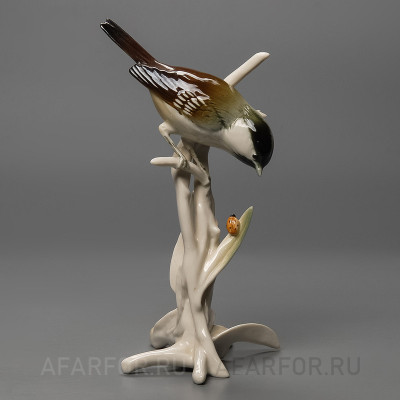 Старинная статуэтка «Птичка и божья коровка на ветке» Karl Ens — фарфор, 18 см, Германия, 1945—1972 гг. (арт. 1289-3).