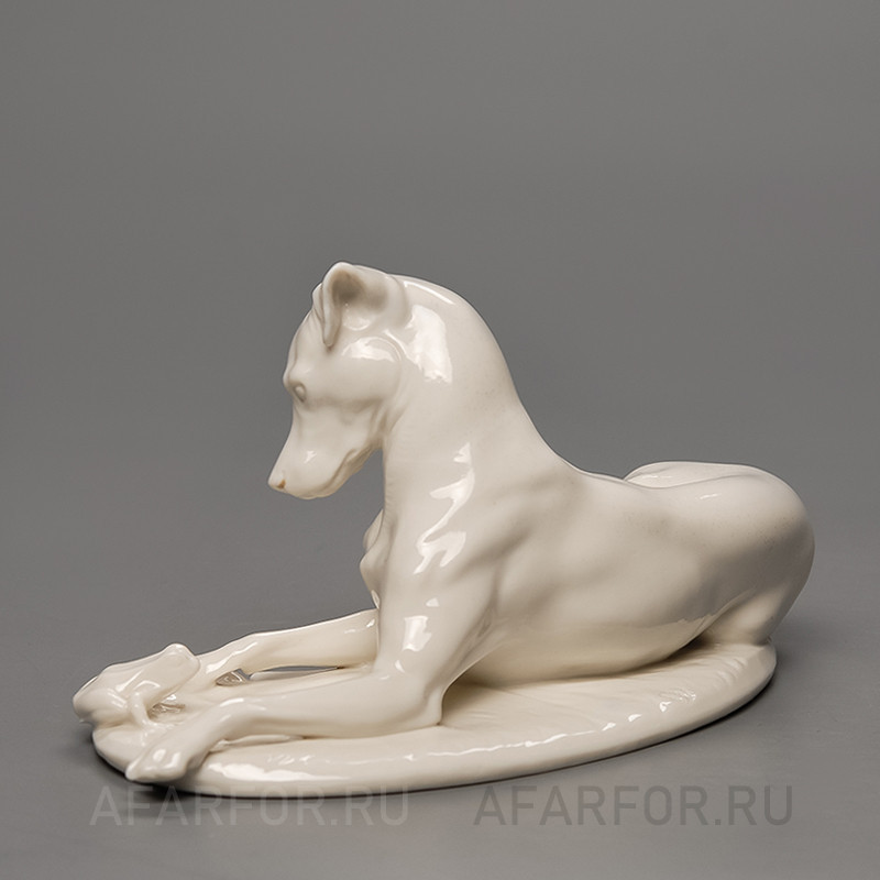 Фарфоровая статуэтка "Собачка с лягушкой" Nymphenburg Германия