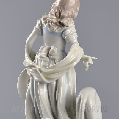 Фарфоровая статуэтка «Игра. Девушка и борзая» Rosenthal Германия (фото №37225)