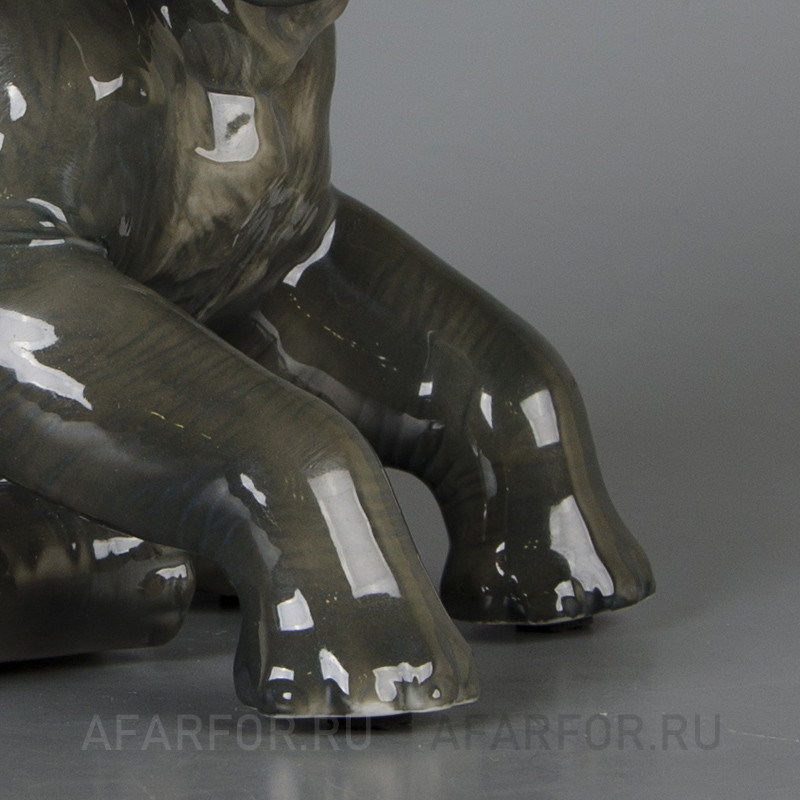 Фарфоровая статуэтка «Слонёнок с поднятым хоботом» Rosenthal Германия