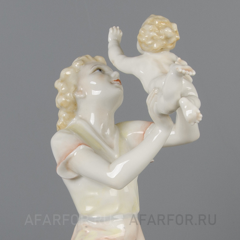 Фарфоровая статуэтка «Материнское счастье» Hutschenreuther Германия