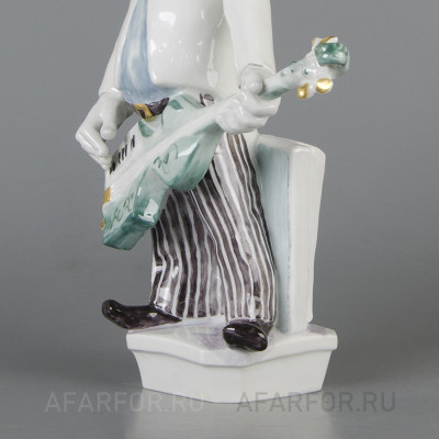 Фарфоровая статуэтка "Клоун-гитарист и аккордеон" Meissen Германия