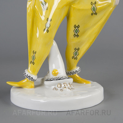Фарфоровая статуэтка "Арлекин" Goebel Германия (фото №37991)