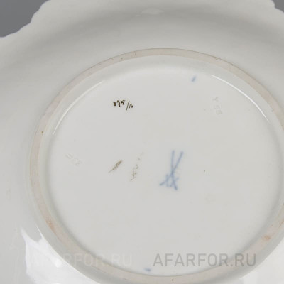 Декоративное блюдо из фарфора "Виноградные листья" Meissen Германия (арт. 2290-2, фото №38212)