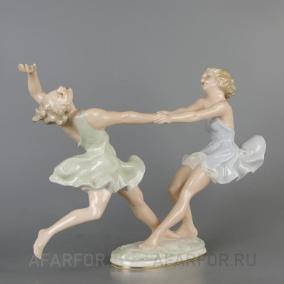 Фарфоровая статуэтка "Подружки. Майский танец" Hutschenreuther Германия (арт. 2297-2, фото №38307)