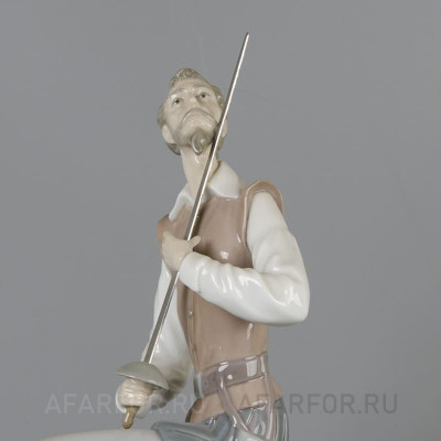 Фарфоровая статуэтка "Дон Кихот сидит" Lladro Испания (фото №38585)