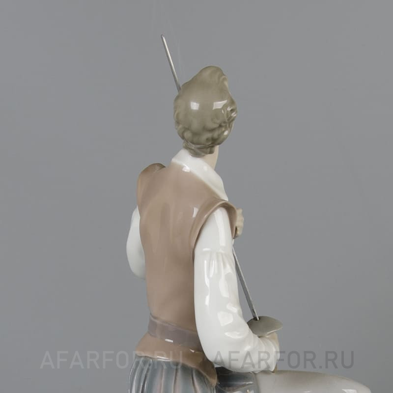 Фарфоровая статуэтка «Дон Кихот сидит» Lladro Испания
