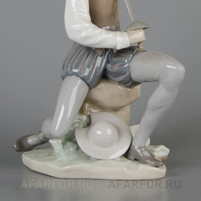Фарфоровая статуэтка "Дон Кихот сидит" Lladro Испания (фото №38592)