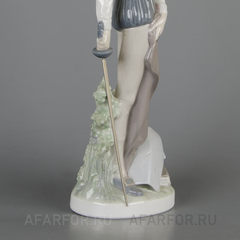 Фарфоровая статуэтка «Дон Кихот стоит» Lladro Испания